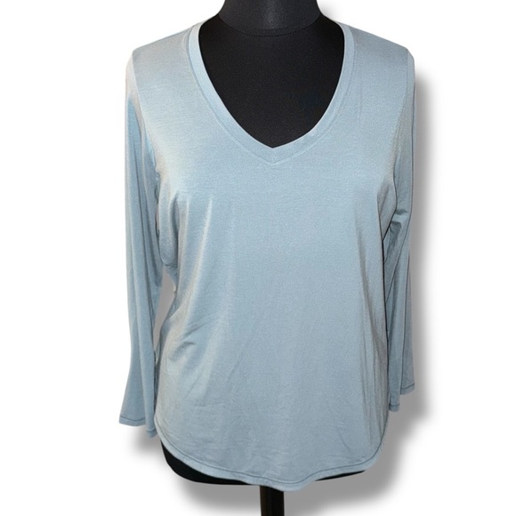 ATHLETA Essential V-Neck Long-Sleeve Top - Minimalistic Grey 1X - Picture 3 of 14